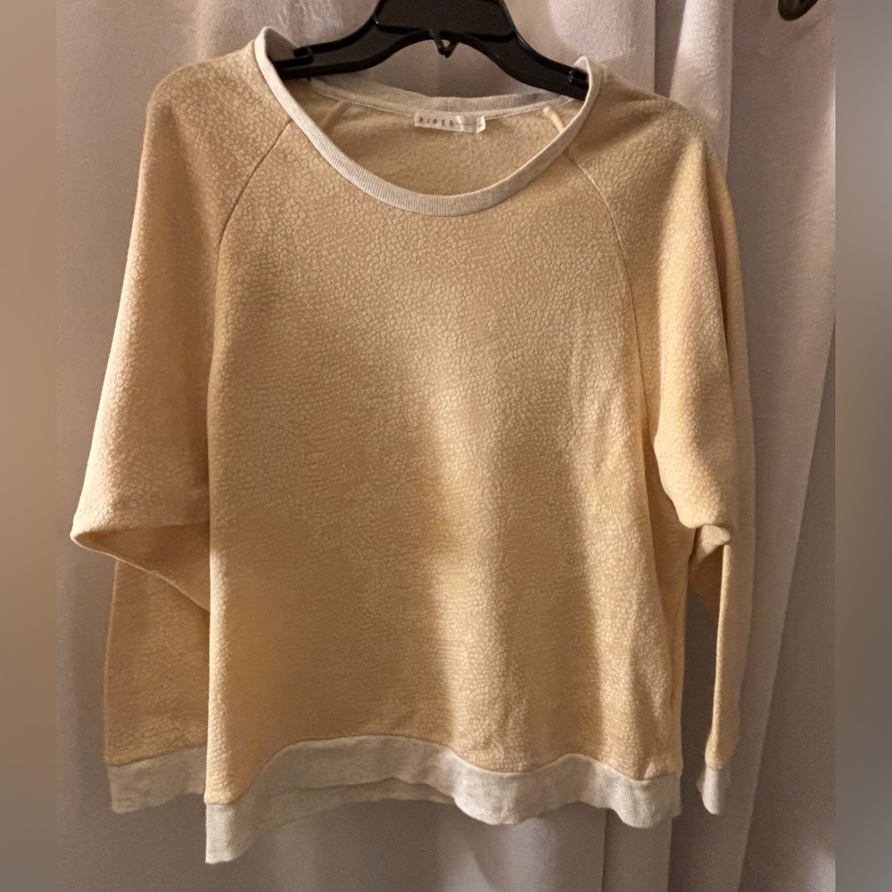 Piper long sleeve light weight, pale yellow and grey trim top. In large